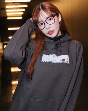 【深田 えいみ】Collaboration Hoodie